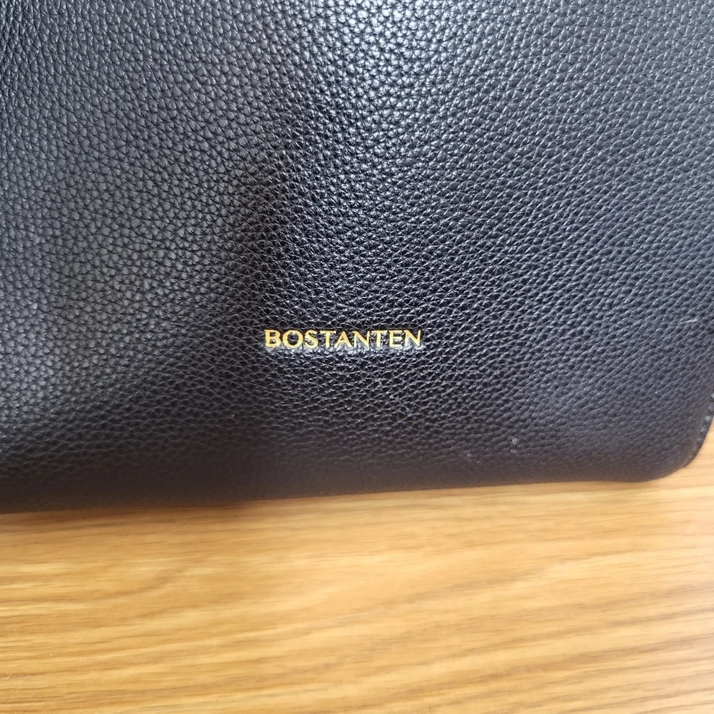 BOSTANTEN Black Leather Bucket Bag with Striped Crossbody Strap